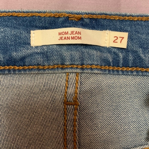 Levi's Mom Jeans - Picture 5 of 6